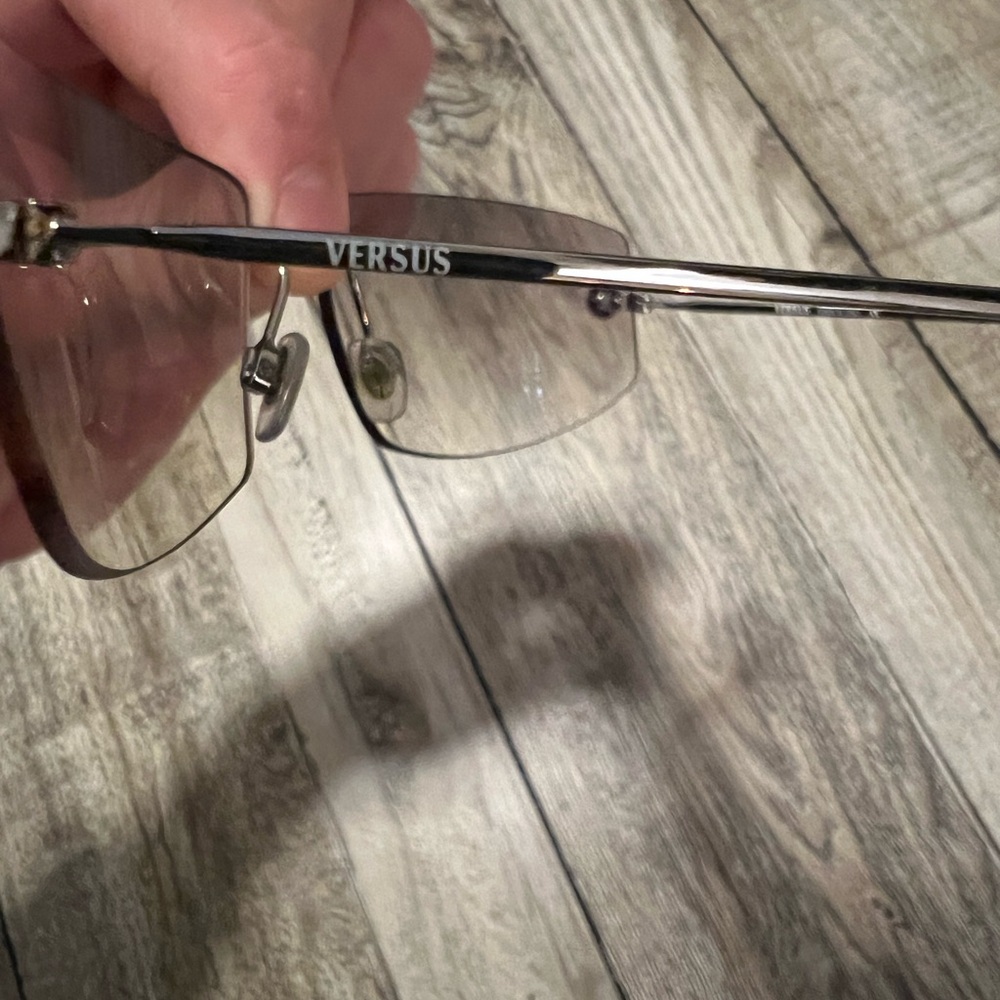 Men's Versace Versus Stylish Sunglasses - Picture 2 of 3